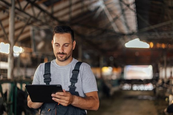 Quelles sont les obligations spécifiques liées à  l'exercice d'une profession immobilière ?